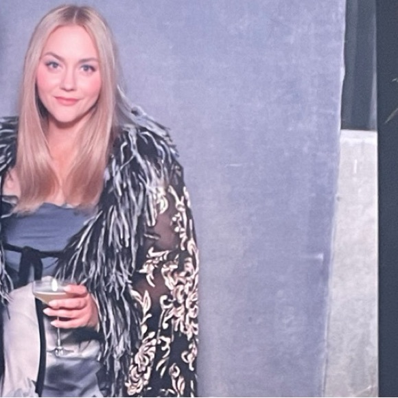 Meet your Posher, Miranda - Picture 1 of 1